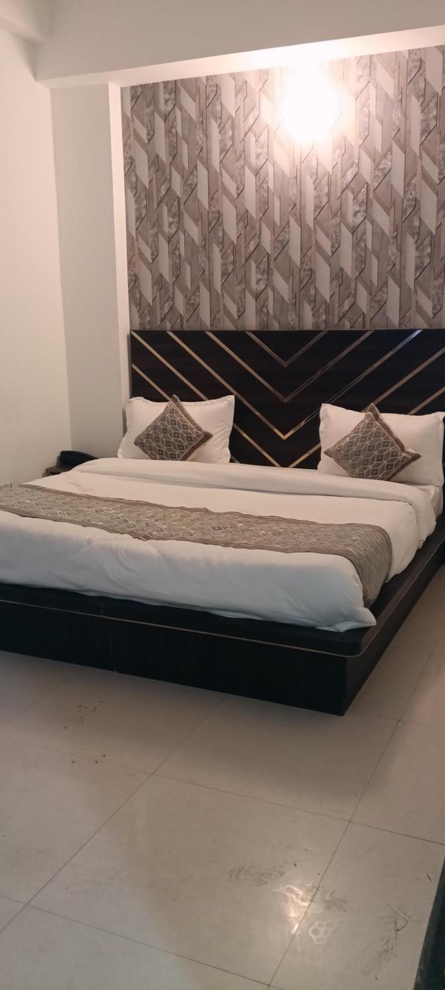 גאזיאבאד Hotel Blue Heaven Oyotownhouse מראה חיצוני תמונה