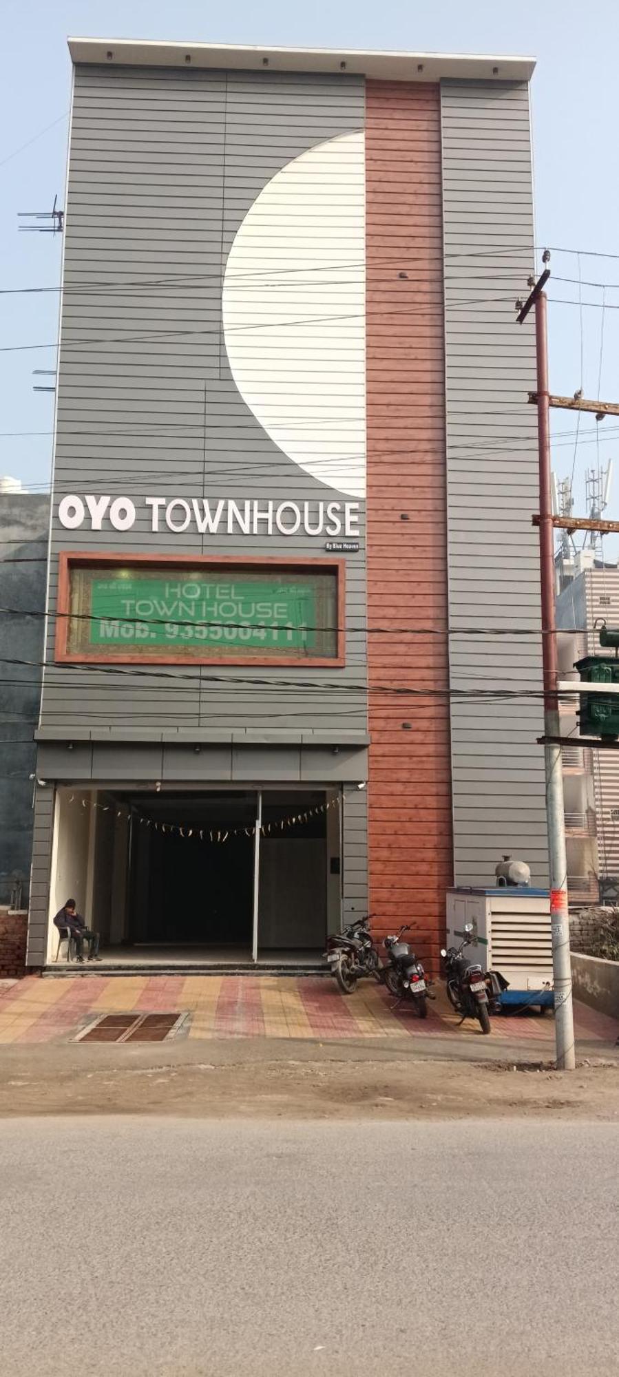 גאזיאבאד Hotel Blue Heaven Oyotownhouse מראה חיצוני תמונה