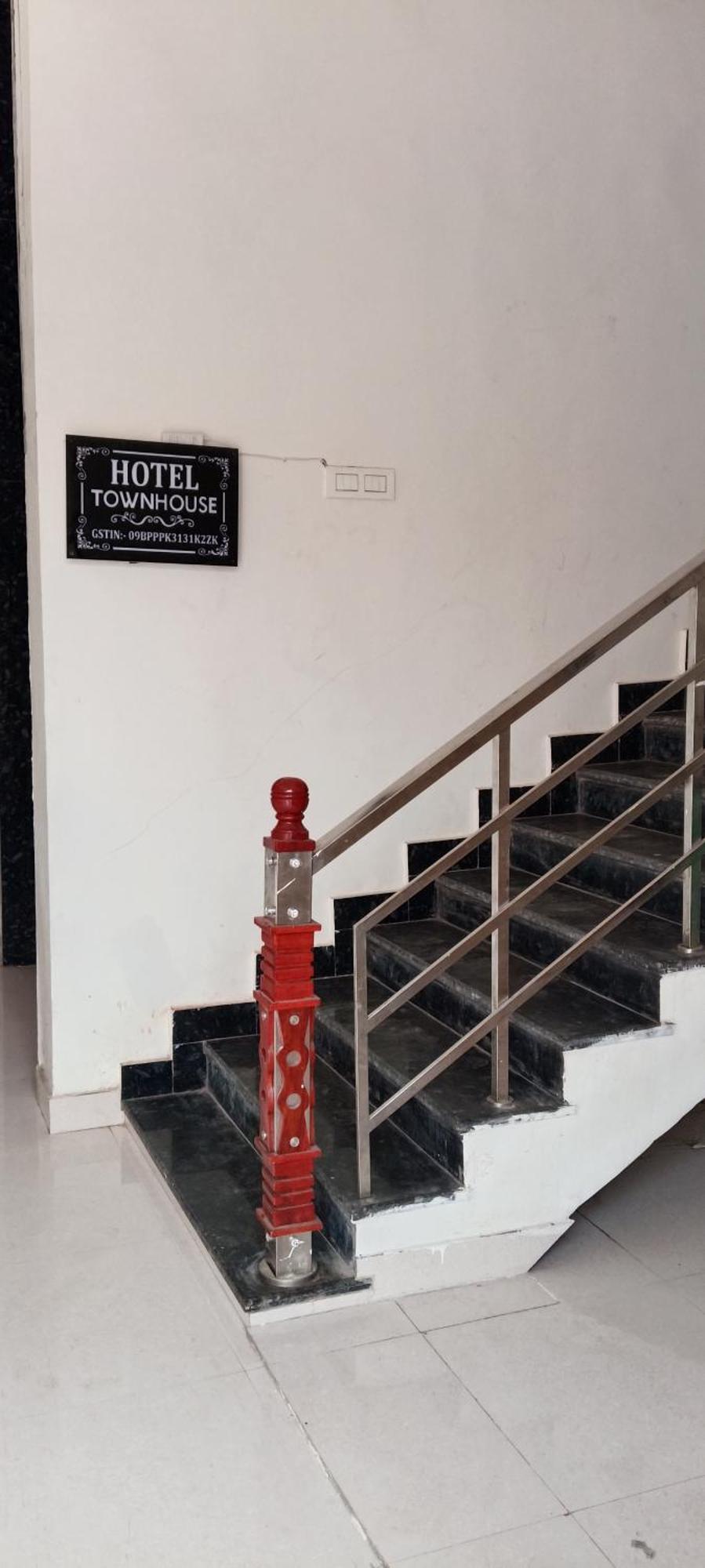 גאזיאבאד Hotel Blue Heaven Oyotownhouse מראה חיצוני תמונה